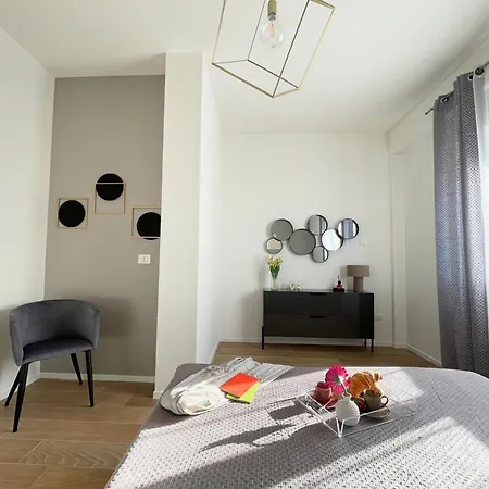 Apartment Bariamo Apartment-central Station-design&comfort Bari